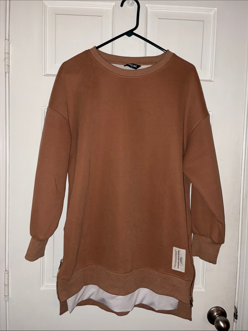 chic Men's Tan Crewneck Sweatshirt